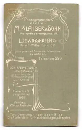 Fotografie M. Klaiber & Sohn, Ludwigshafen, Kaiser-Wilhelmstr. 22, Kleinkind auf Fell sitzend