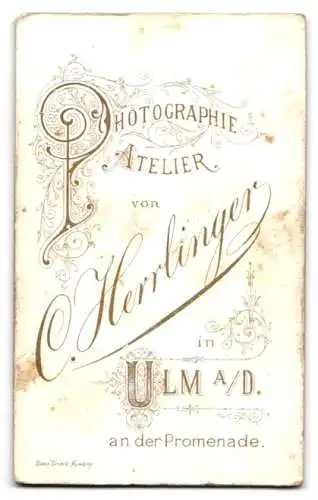 Fotografie C. Herrlinger, Ulm, an der Promenade, Porträt eines jungen Mädchens