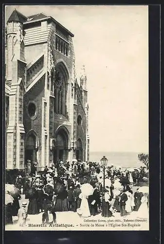 AK Biarritz Artistique, Sortie de Messe à l`Eglise Ste-Eugénie