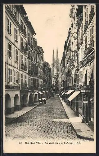 AK Bayonne, La Rue du Port Neuf, Strassenpartie