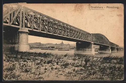 AK Bratislava, Uferpartie an der Brücke