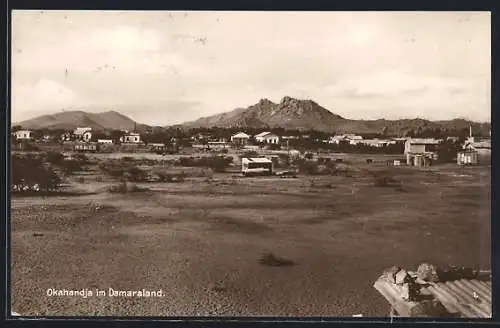 AK Okahandja im Damaraland, Gesamtansicht gegen die Berge