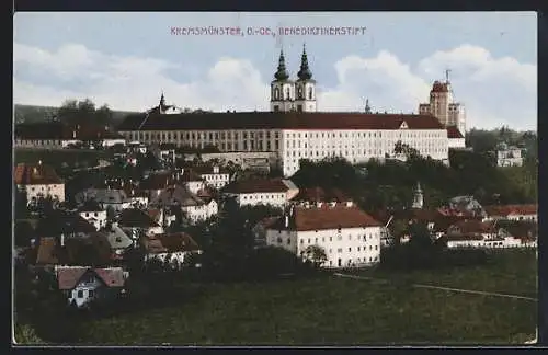 AK Kremsmünster /O.-Oe., Ortsansicht mit Benediktinerstift