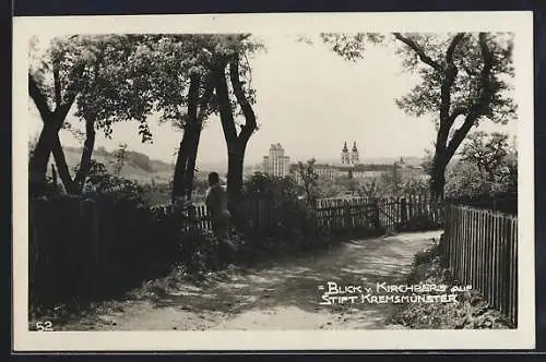 AK Kremsmünster, Blick vom Kirchberg auf das Stiftsgebäude