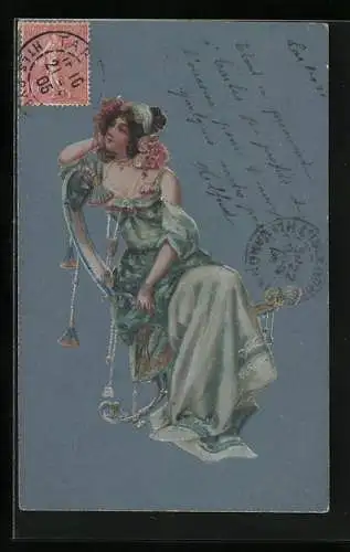 Präge-AK Junge Frau im blauen Kleid mit Blumen im Haar, Jugendstil