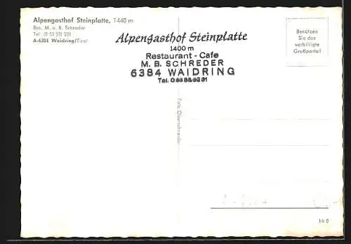 AK Waidring /Tirol, Alpengasthof Steinplatte v. M. u. B. Schreder, Innenansicht mit Ausschank