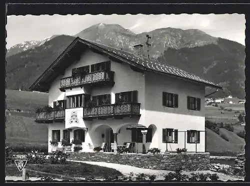 AK Fulpmes /Tirol, Pension Landhaus Huter gegen die Berge