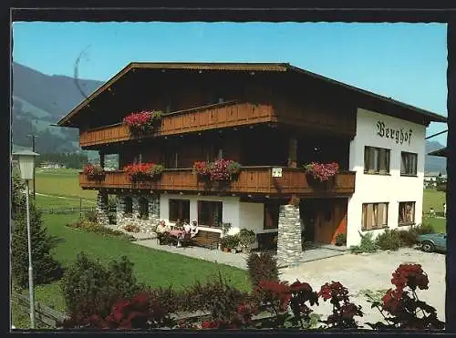 AK Uderns, Das Gasthaus Berghof v. Siegfried und Helga Zisterer