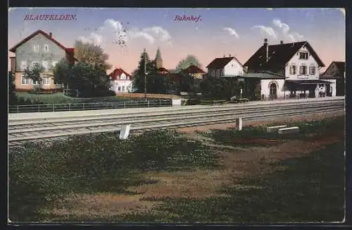 AK Blaufelden, Teilansicht mit Bahnhof im Abendlicht
