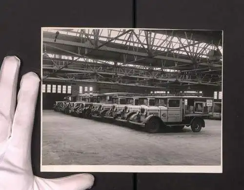 Fotografie G.B. Scott, Leicester, Ansicht Leicester, Lastwagen Morris, Fahrzeug-Depot LCS Dairy Bottled Milk