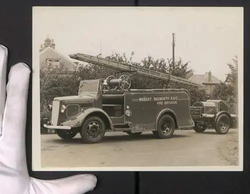 Fotografie K. & S. Photos, Leicester, Lastwagen Morris Feuerwehr Löschzug - Leiterwagen Market Bosworth Fire Brigade