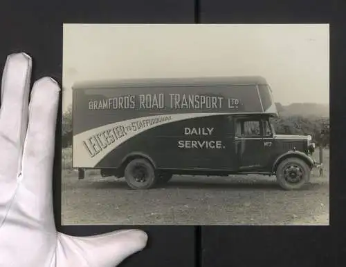 Fotografie Lastwagen Morris mit Hamshaw Aufbau, Kastenwagen Bramford's Road Transport LTD.