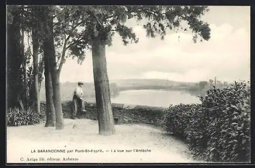 AK La Barandonne, la vue sur l`Ardèche, Mann am Flussufer und Bäume im Vordergrund