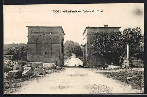 AK Collias (Gard), Entrée du Pont