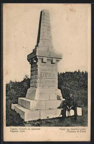 AK Ural, Grenze Europa-Asien, Grenzsoldat am Obelisk