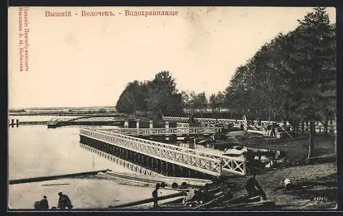 AK Wyschni Wolotschok, Blick auf den Pier und die Wasseranlage