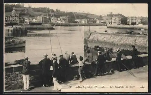 AK Saint-Jean-de-Luz, Les Pêcheurs au Port