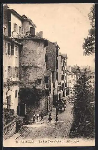 AK Bayonne, la rue Tour de Sault, un attelage et des enfants dans la rue
