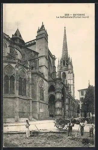 AK Bayonne, La Cathédrale Portail Nord