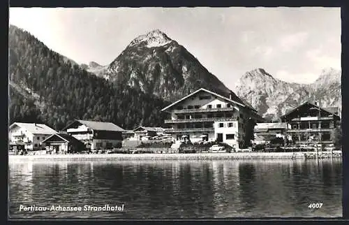 AK Pertisau am Achensee, Strandhotel vom Wasser aus