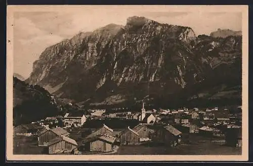 AK Mellau /Breg. Wald, Ortsansicht mit Kanisfluh