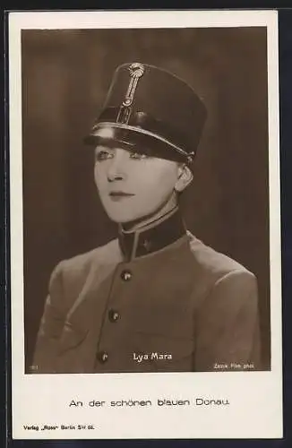 AK Schauspielerin Lya Mara in Uniform