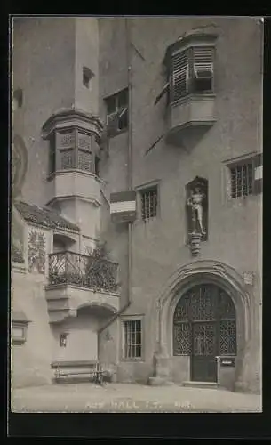 Foto-AK A. Stockhammer: Hall i. T., Portal und Fassade mit Statue