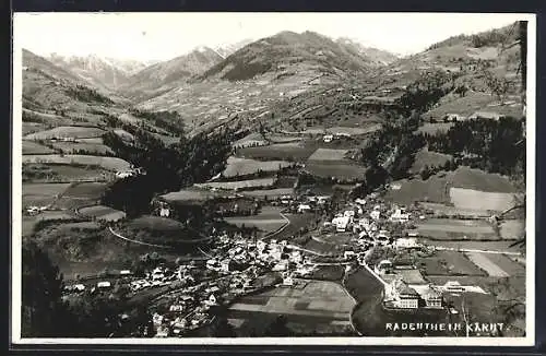 AK Radenthein /Kärnt., Teilansicht mit Bergen