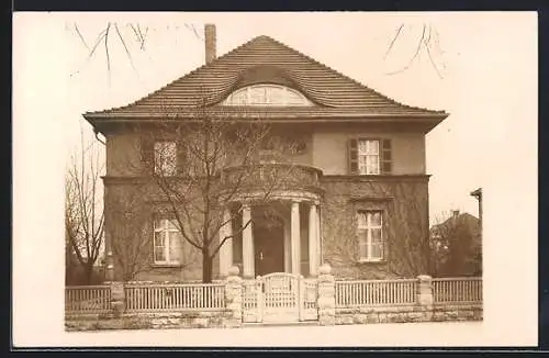 Foto-AK Erfurt, Haus mit Garten, Richard Breslaustrasse 12