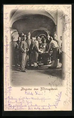AK Soldaten bei der Abgabe der Mittagskost