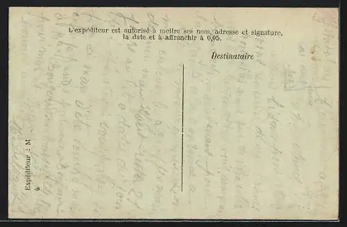 AK Blérancourt /Aisne, La Cour de l`Hospice des Orphelins après la Guerre 1914-1918