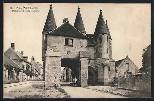 AK Longpont /Aisne, Porte fortifée de l`Abbaye