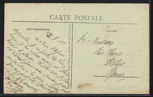 AK Neuilly-Saint-Front, Place de la Chapelle, La Fontaine