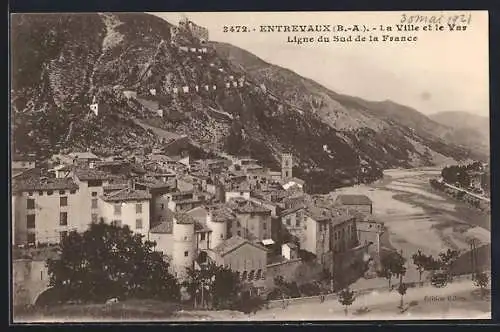 AK Entrevaux /B.-A., La Ville et le Var