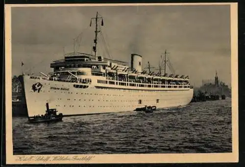 AK KdF-Passagierschiff Wilhelm Gustloff im Hafen anliegend