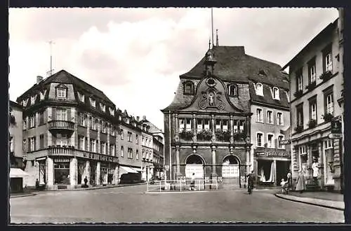 AK Wittlich /Mosel, Marktplatz mit Geschäften