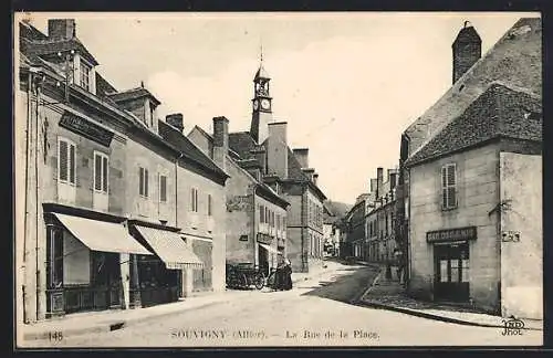 AK Souvigny /Alllier, La Rue de la Place, Strassenpartie