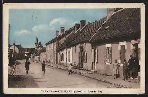 AK Garnat-sur-Engièvre /Allier, Grande Rue, Strassenpartie