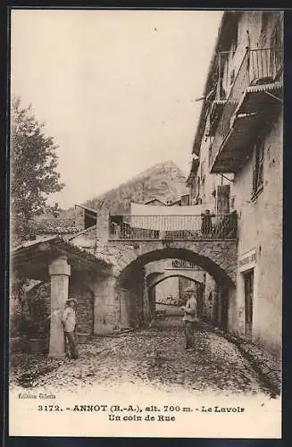 AK Annot /B.-A., Le Lavoir, un coin de Rue