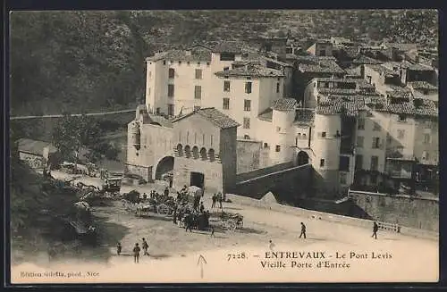 AK Entrevaux, Le Pont Levis, Vieille Porte d`Entrée