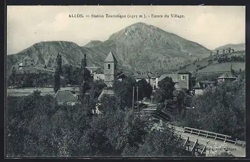 AK Allos, Entree du Village