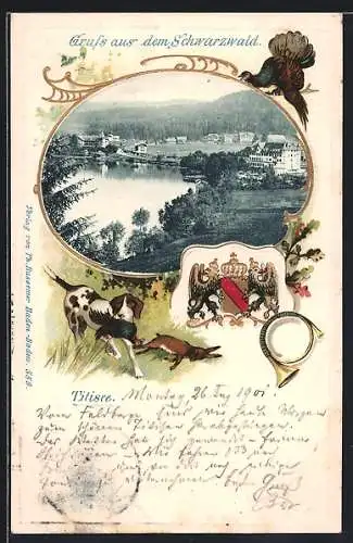 Passepartout-Lithographie Titisee /Schwarzwald, Gesamtansicht am Wasser, Wappen und Jagdhund mit Beute