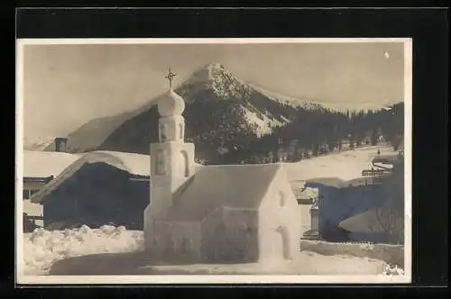 AK Davos, Ein kleine Kirche aus Eis und Schnee, Eisplastik