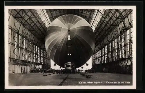 AK Einbringen des Luftschiffes Graf Zeppelin LZ 127 in die Halle