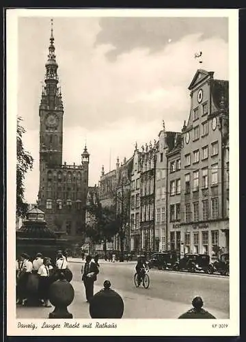 AK Danzig / Gdansk, Langer Markt mit Rathaus