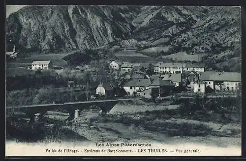 AK Les Thuiles, Les Alpes Pittoresques, Vallée de l`Ubaye, Environs de Barcelonnette, Vue générale