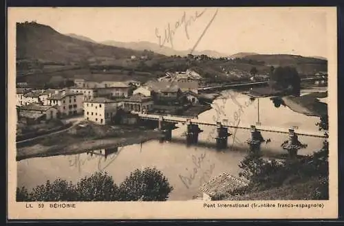 AK Béhobie, Pont International, frontière franco-espagnole, über Fluss mit umliegenden Gebäuden