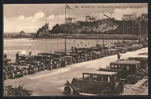 AK Biarritz, La Nouvelle Plage et le Boulevard, zahlreiche Autos entlang der Küste geparkt