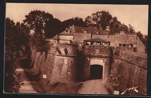 AK Navarrenx, près Oloron, B.-P., Vieilles fortifications