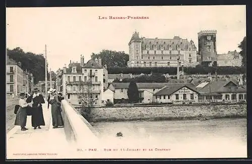 AK Pau /Basses-Pyrénées, Rue du 14-Juillet et le Chateau